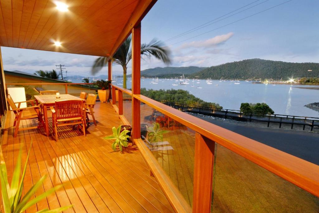 Airlie Waterfront Bed & Breakfast แอร์ลีบีช ภายนอก รูปภาพ