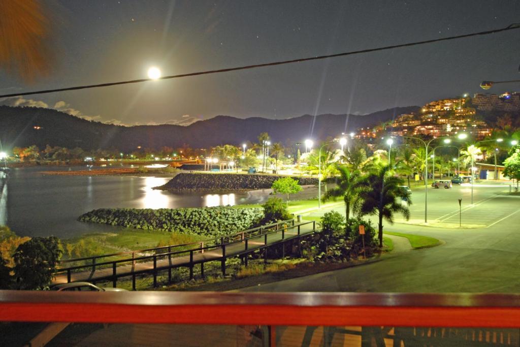 Airlie Waterfront Bed & Breakfast แอร์ลีบีช ภายนอก รูปภาพ
