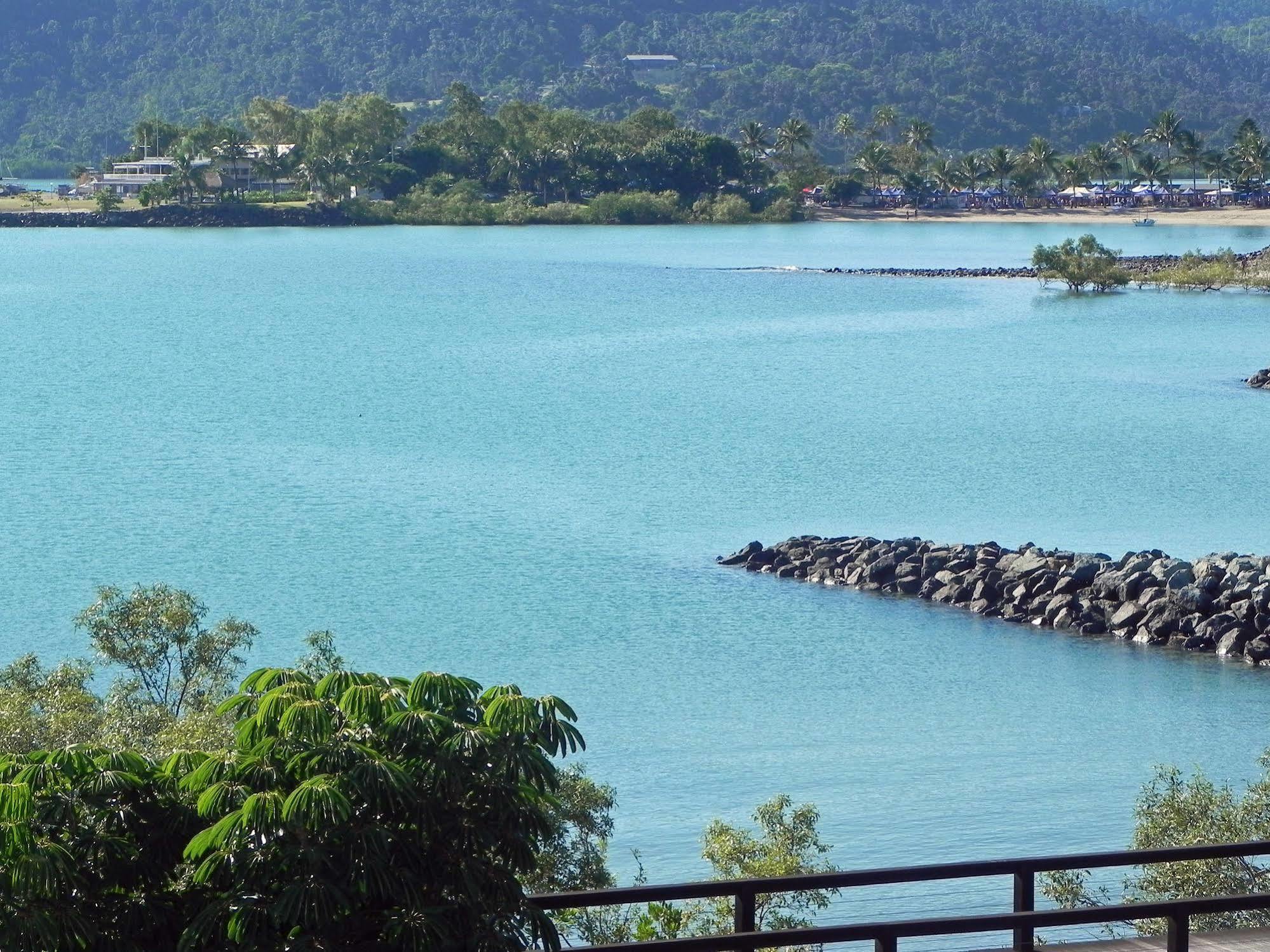 Airlie Waterfront Bed & Breakfast แอร์ลีบีช ภายนอก รูปภาพ