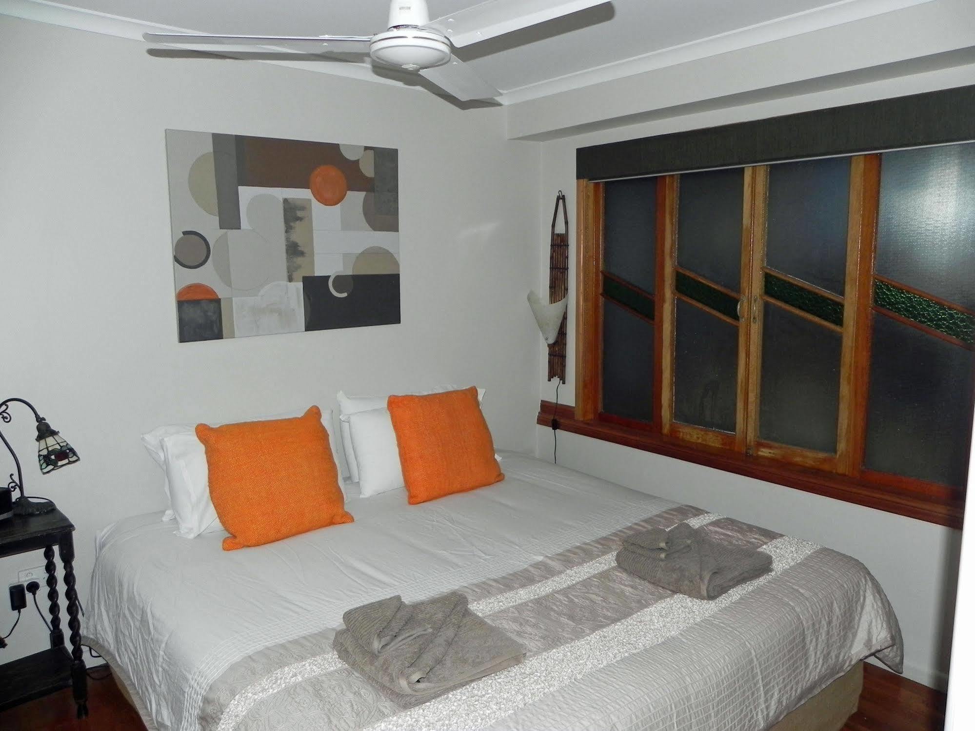 Airlie Waterfront Bed & Breakfast แอร์ลีบีช ภายนอก รูปภาพ