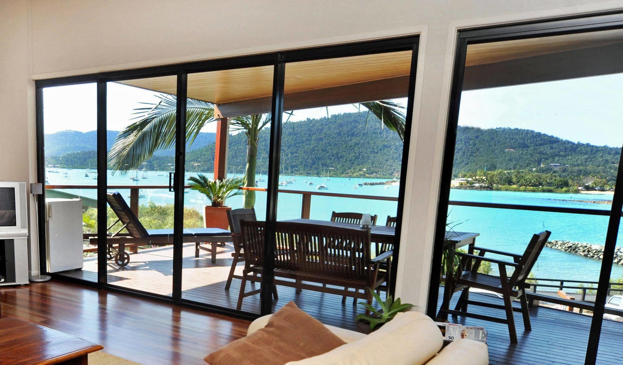 Airlie Waterfront Bed & Breakfast แอร์ลีบีช ภายนอก รูปภาพ